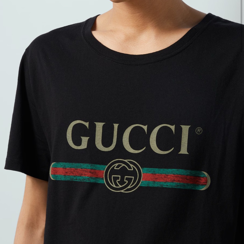 🎉Host Pick ! 🎉Gucci Black Logo T-Shirt Men’s Large – aunthentic - Picture 3 of 7